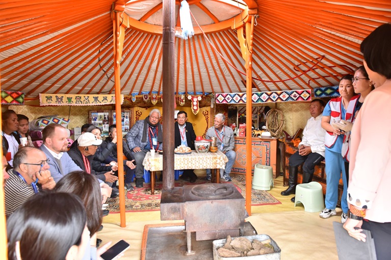 Parliamentarians visited rural households to see how Mongolia is utilizing mobile technologies to deliver primary health care services
